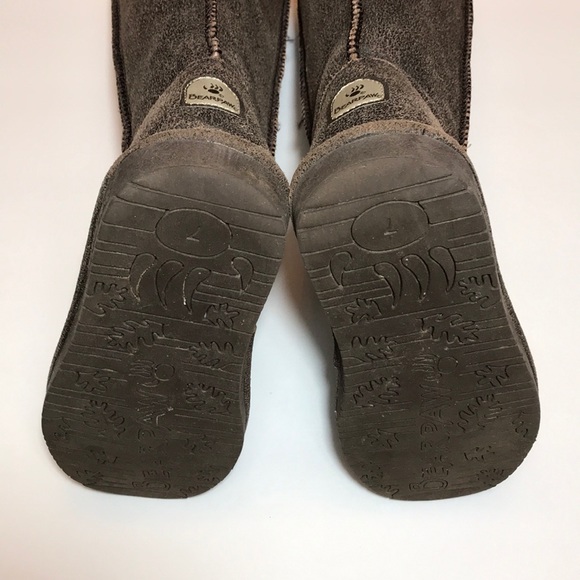 BearPaw Size 7 Tall Sheepskin Suede boots - Picture 6 of 8